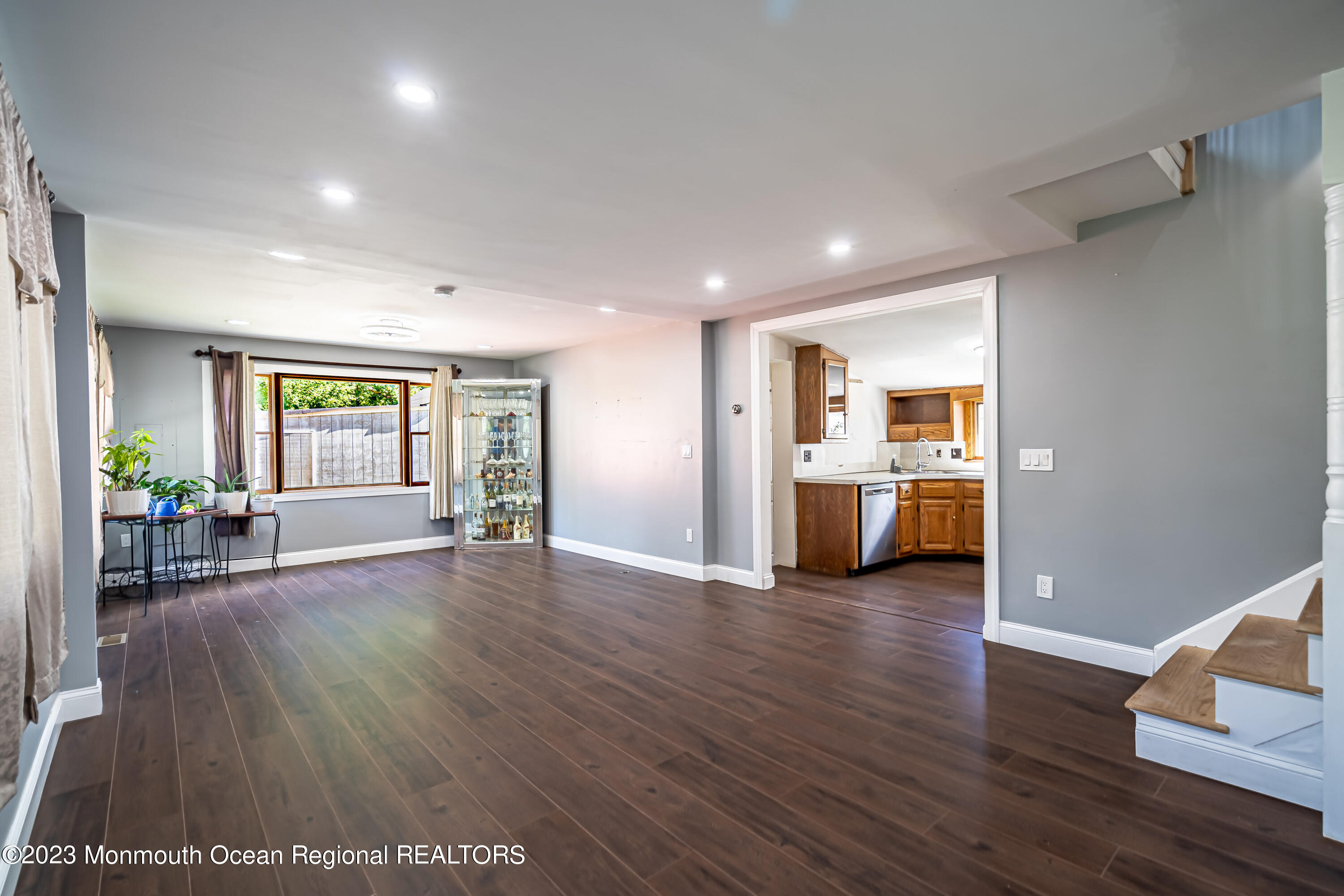 505 W Farms Road