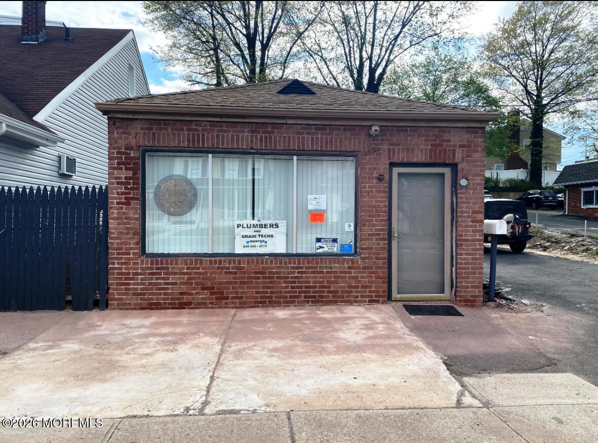 305 Amboy Avenue
