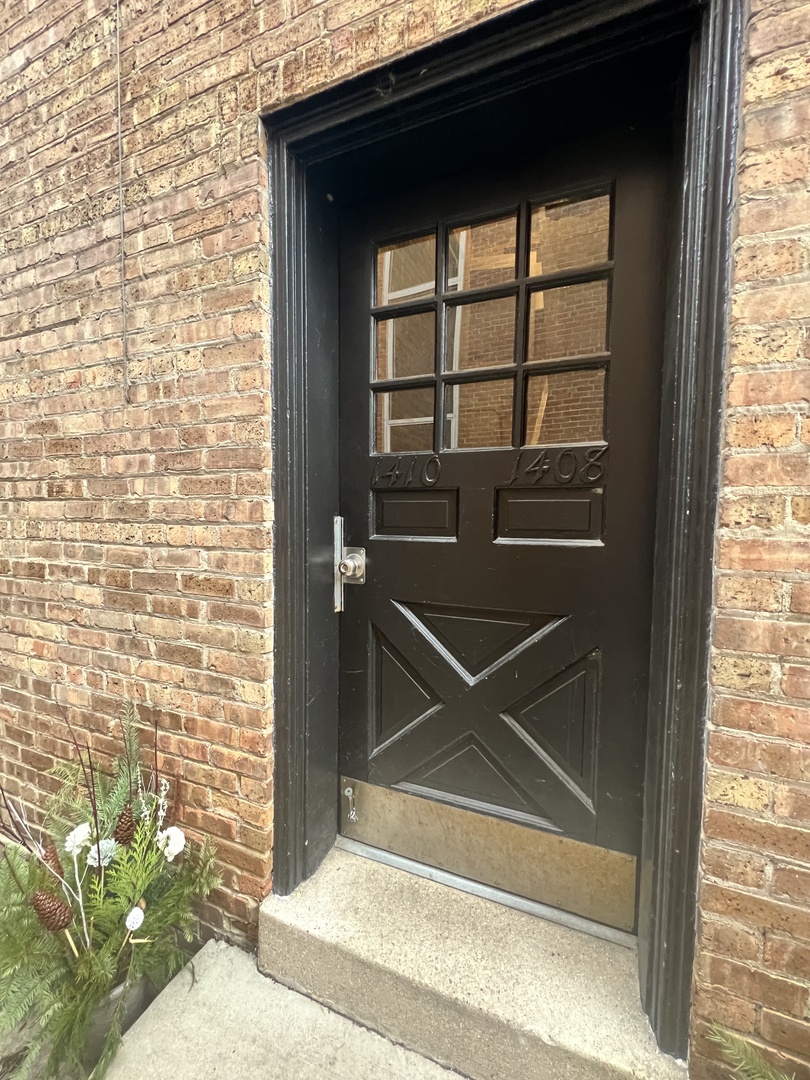 1408 Hinman Avenue Unit: 1W