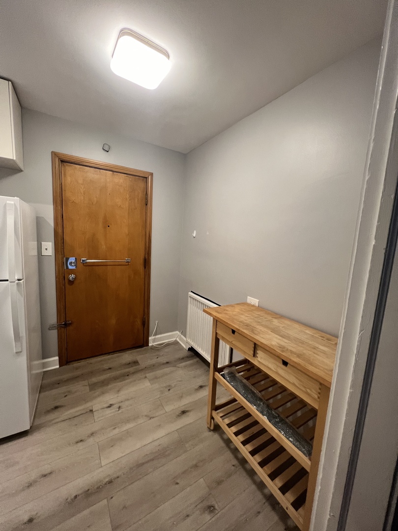 1408 Hinman Avenue Unit: 1W