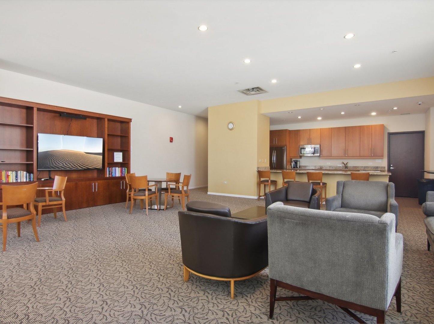 807 Davis Street Unit: 2104