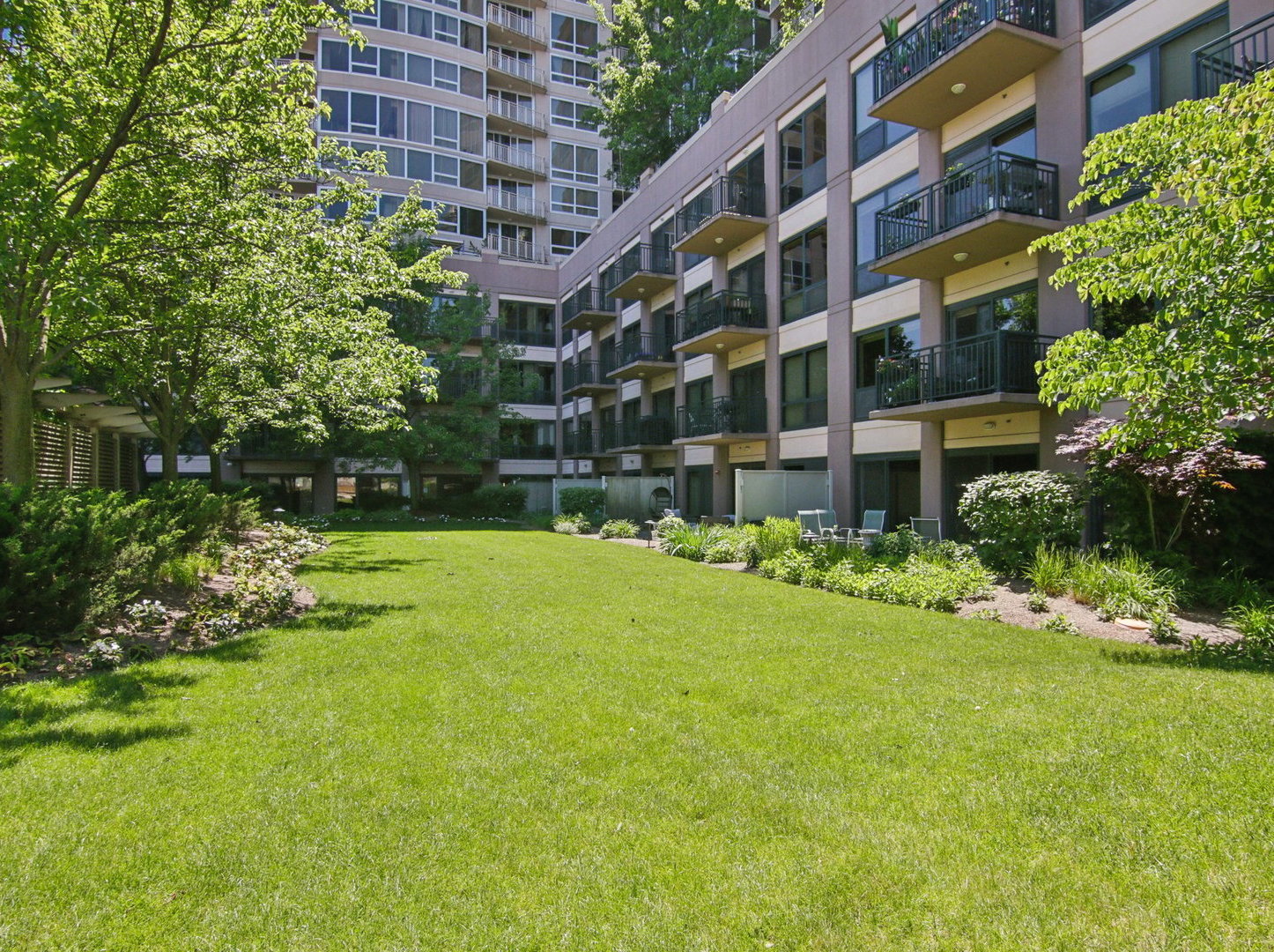 807 Davis Street Unit: 2104