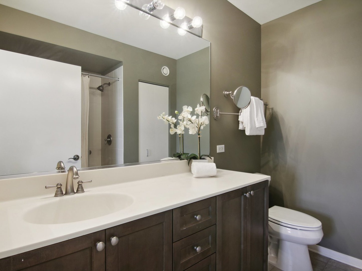 807 Davis Street Unit: 2104