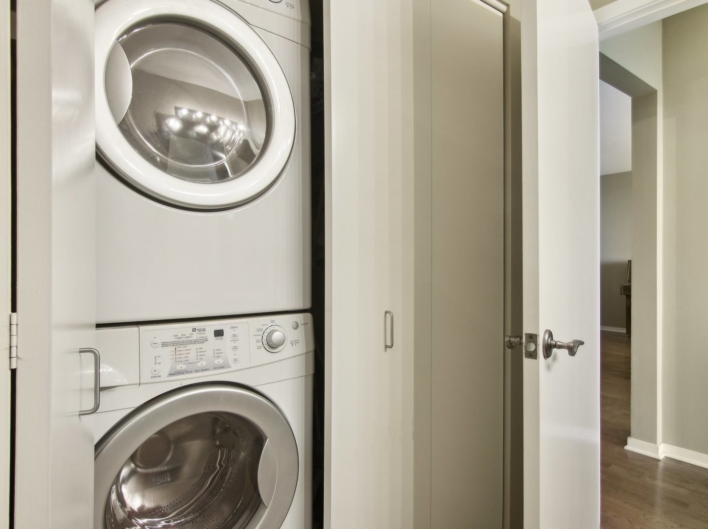 807 Davis Street Unit: 2104