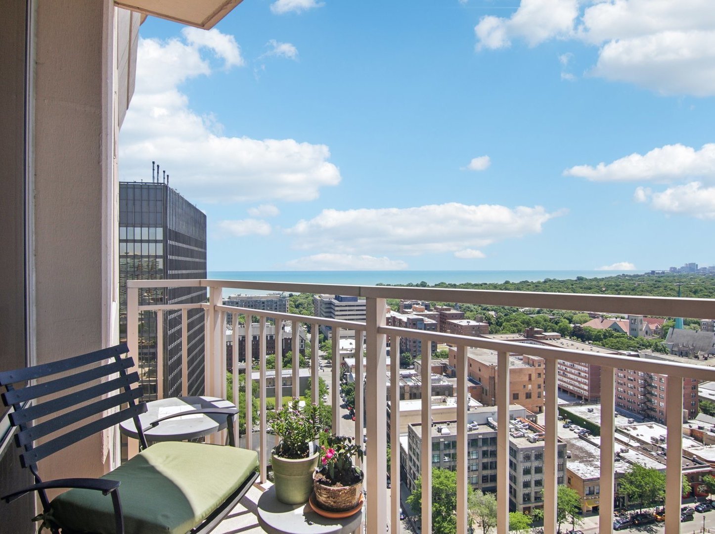 807 Davis Street Unit: 2104