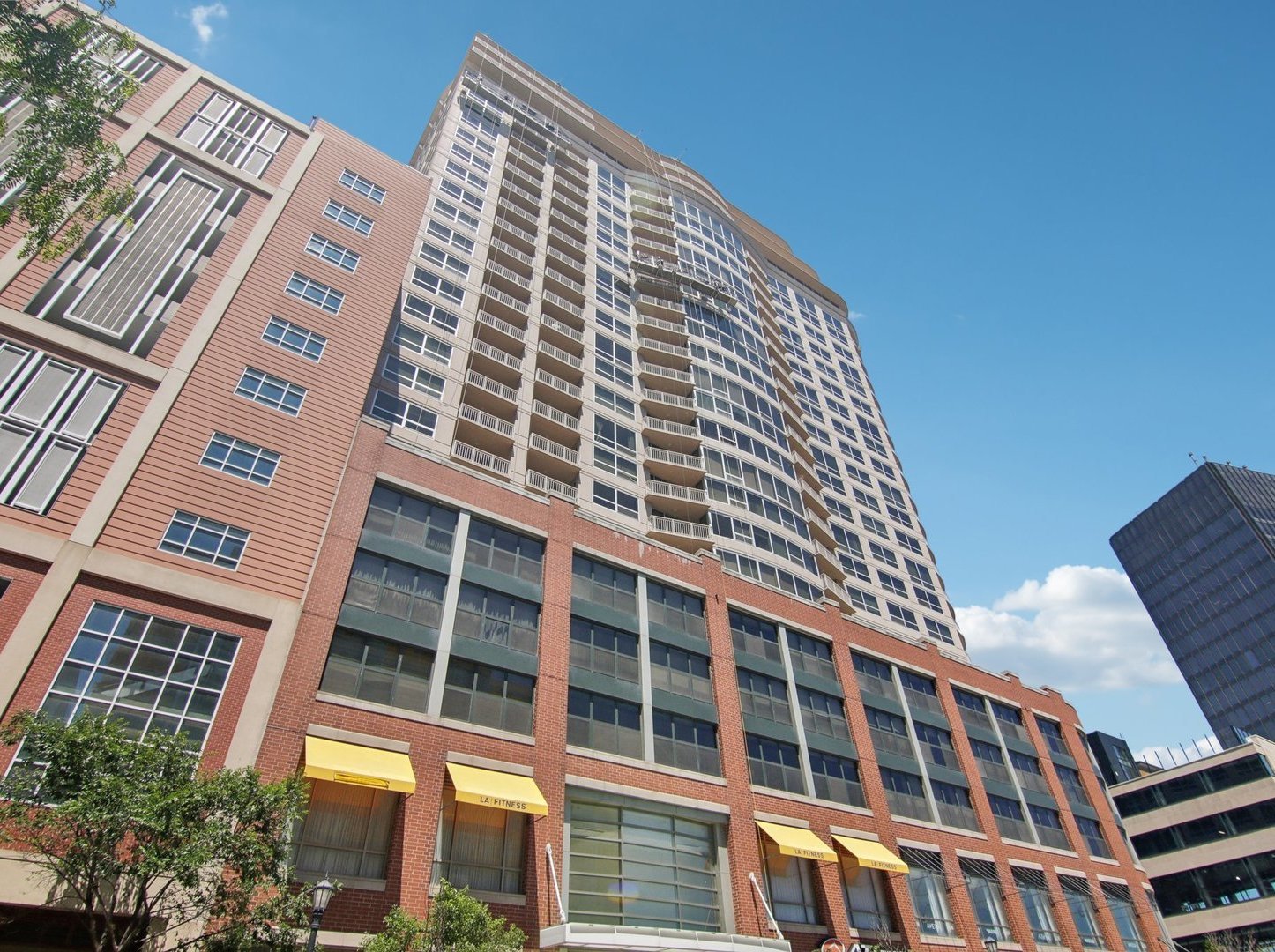 807 Davis Street Unit: 2104