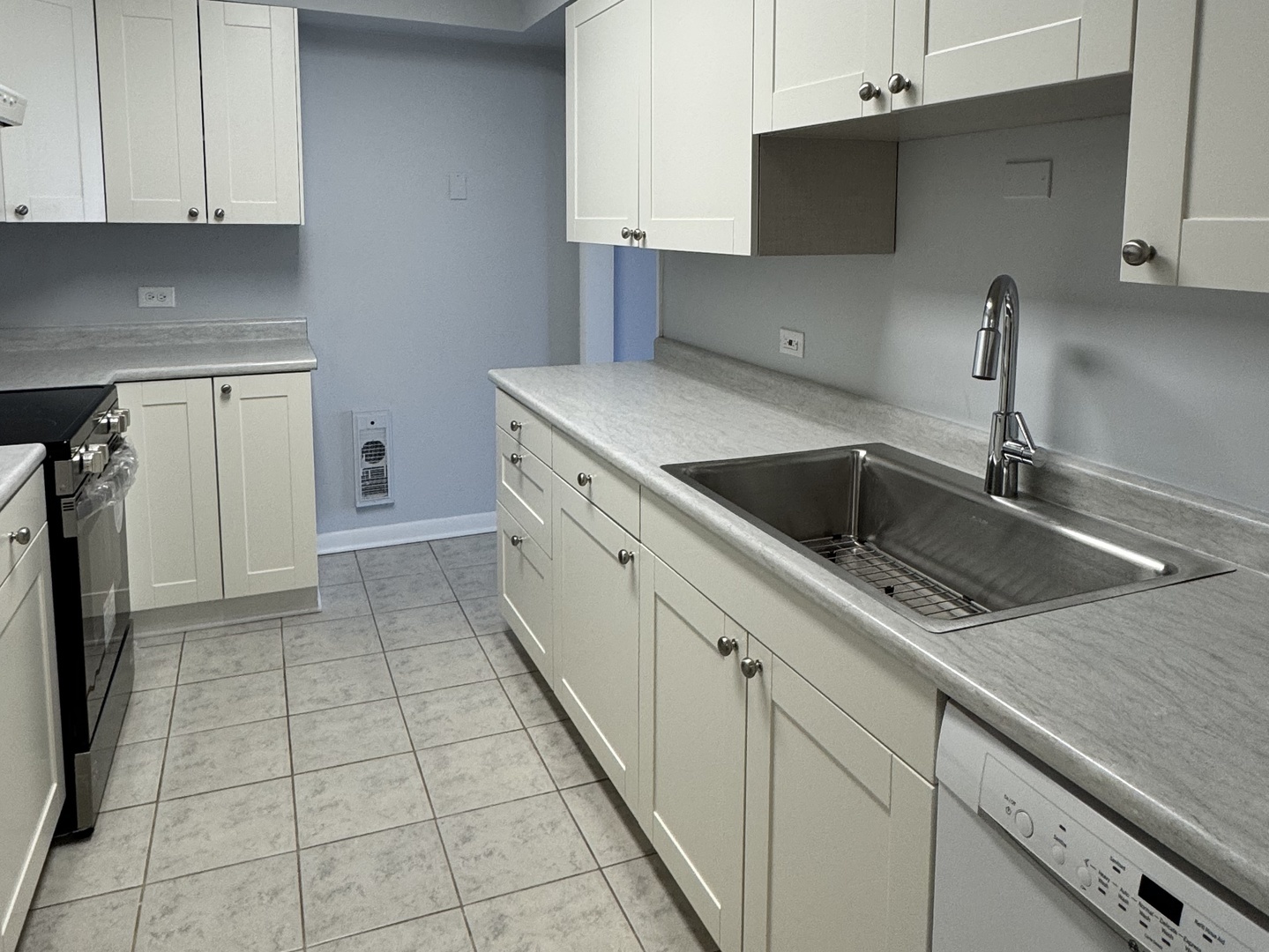 1910 Cherry Lane Unit: 323