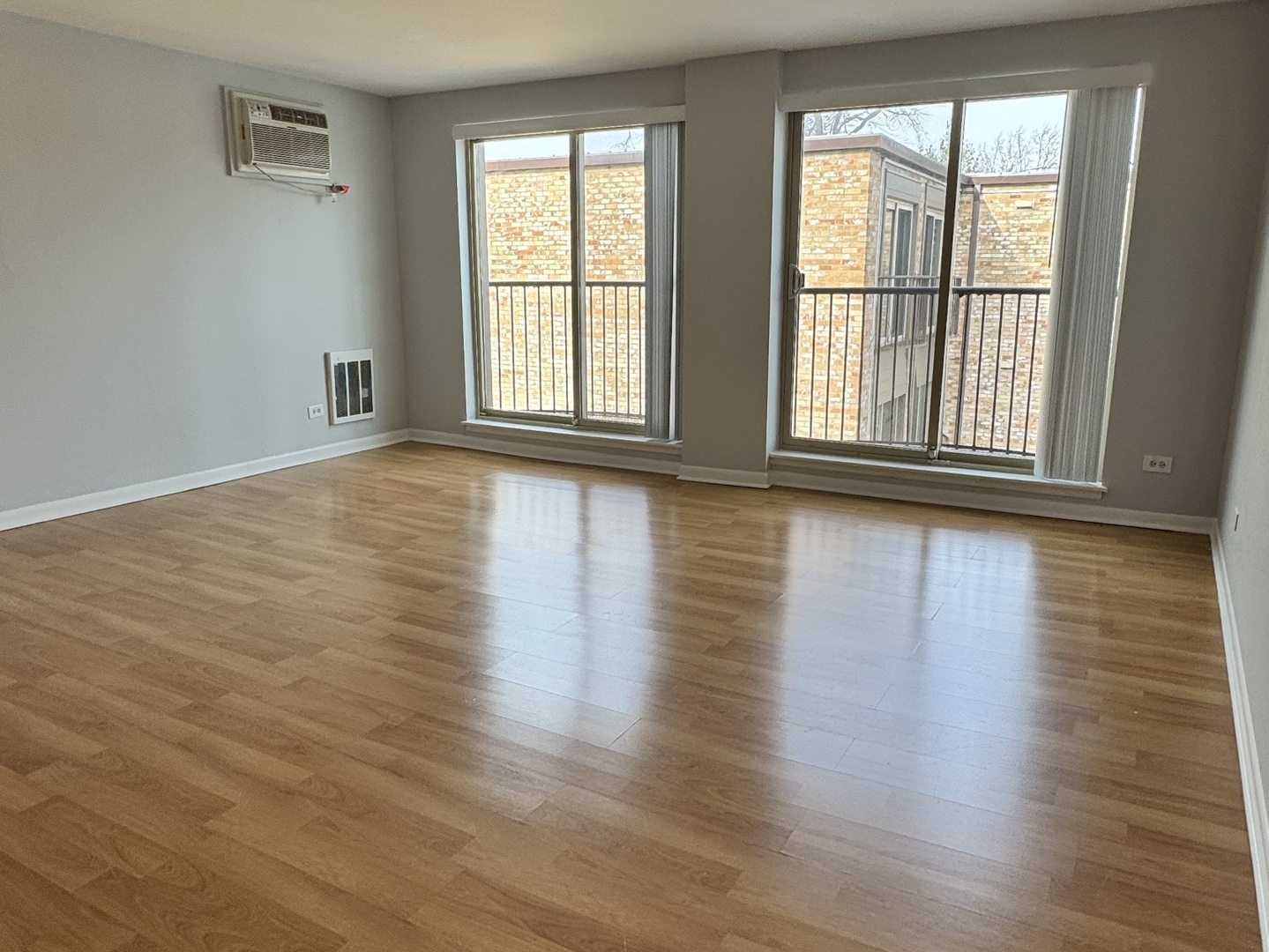 1910 Cherry Lane Unit: 323