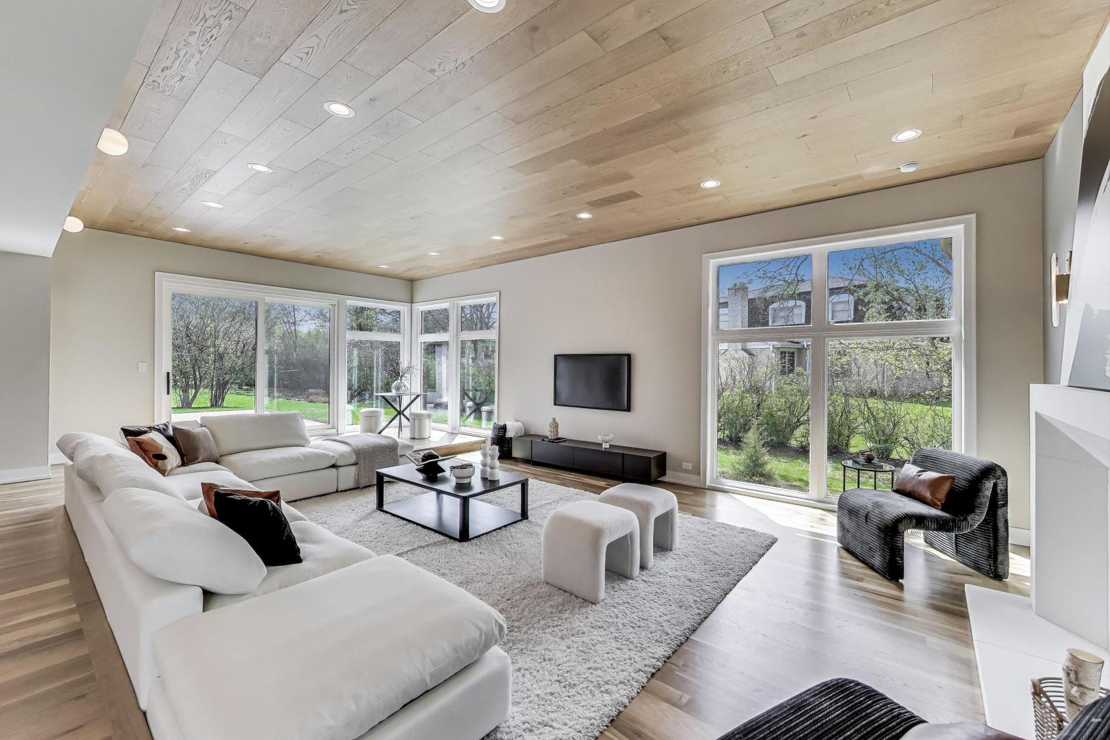 2128 Scotch Pine Lane