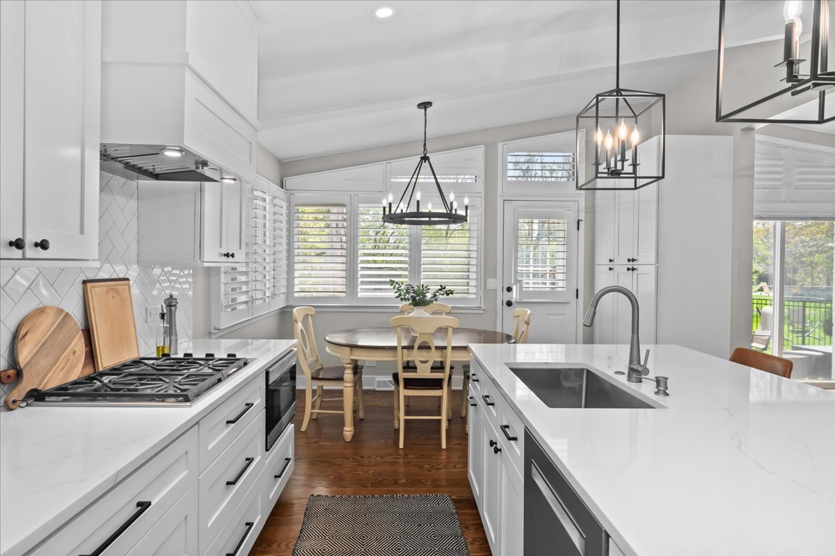 3365 Lake Knoll Drive