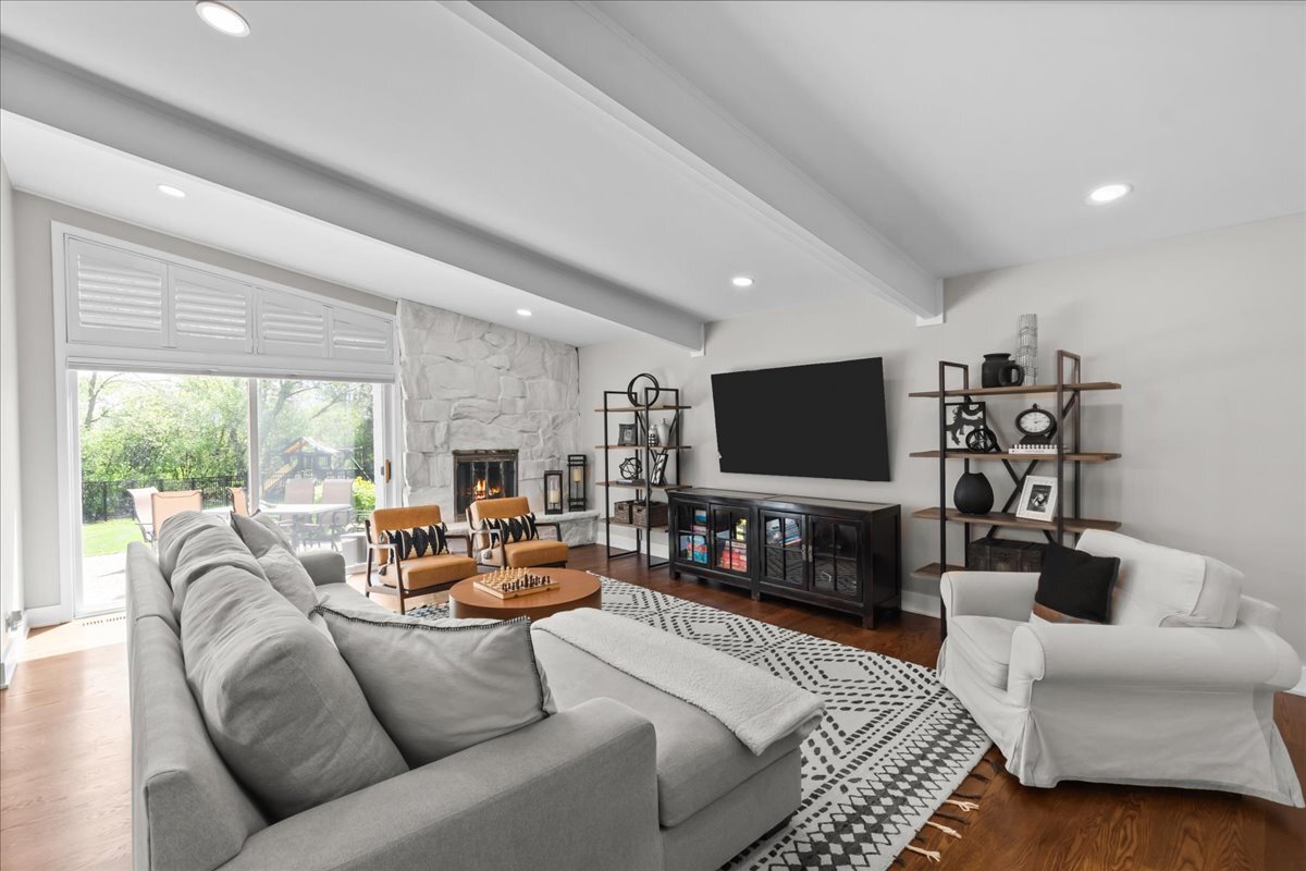 3365 Lake Knoll Drive