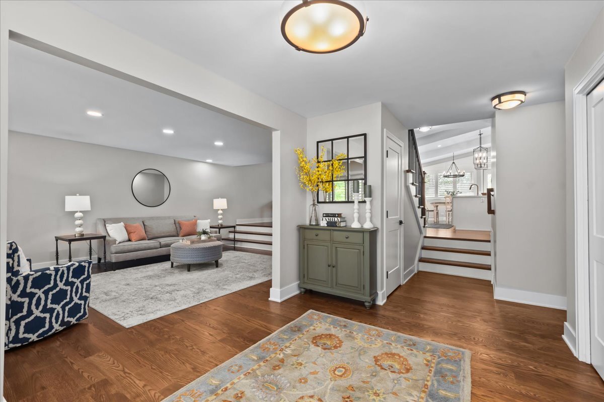 3365 Lake Knoll Drive