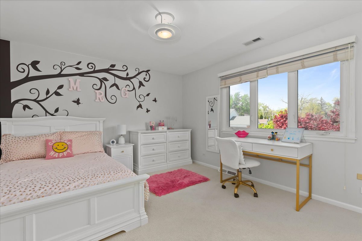 3365 Lake Knoll Drive