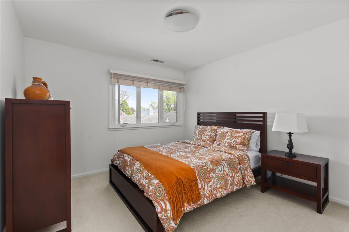 3365 Lake Knoll Drive