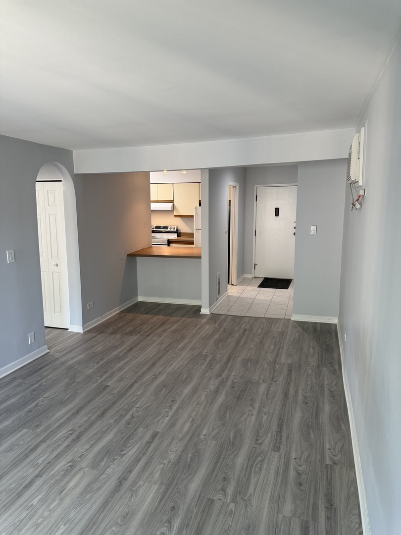 1960 Cherry Lane Unit: 303