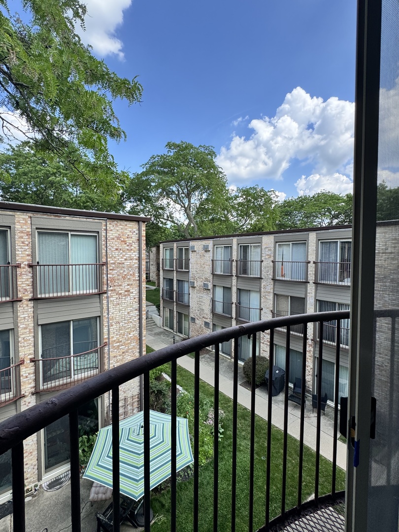 1960 Cherry Lane Unit: 303
