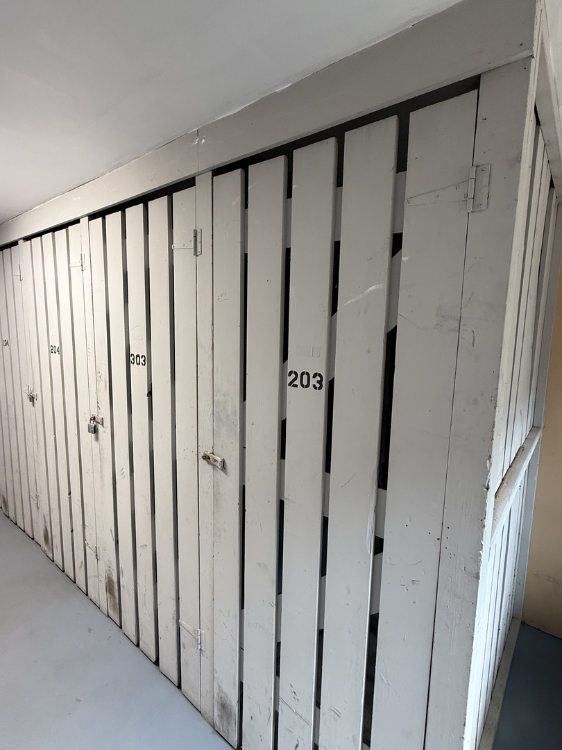 1960 Cherry Lane Unit: 303