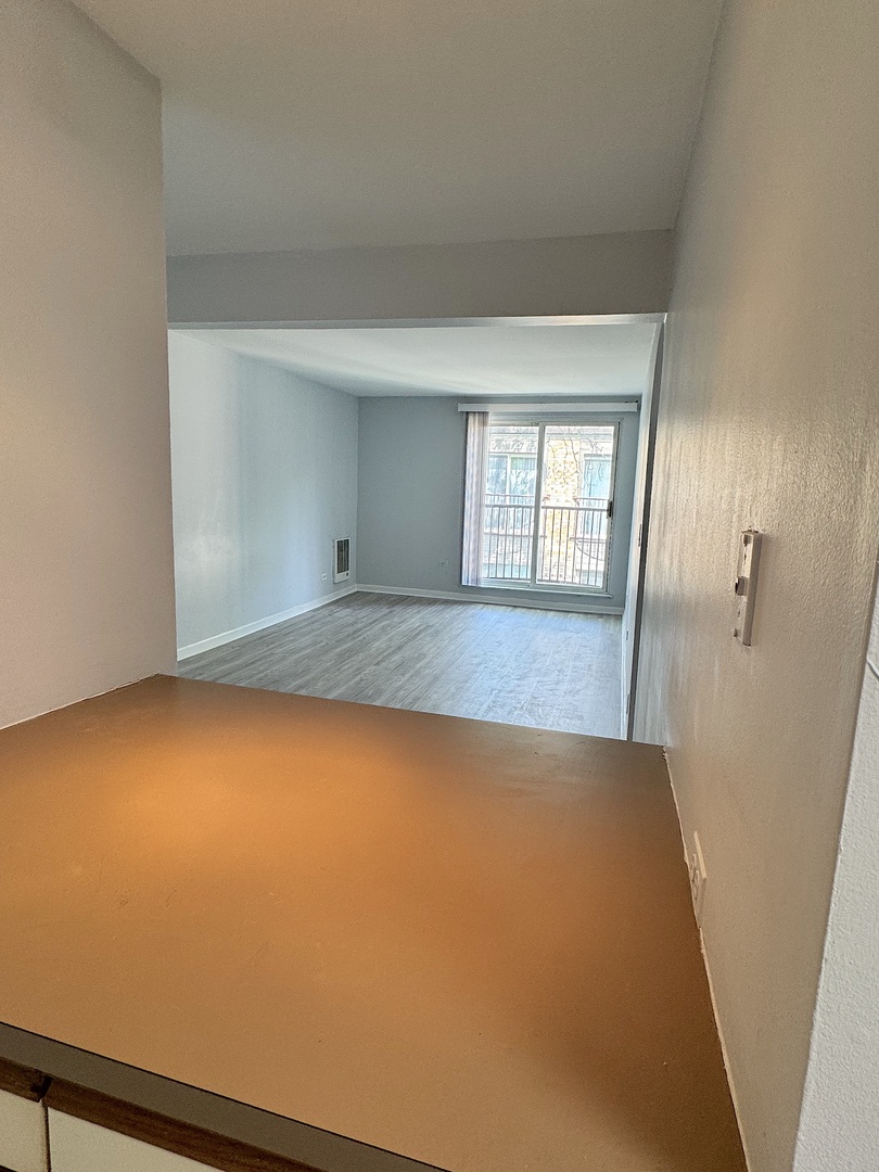 1960 Cherry Lane Unit: 303