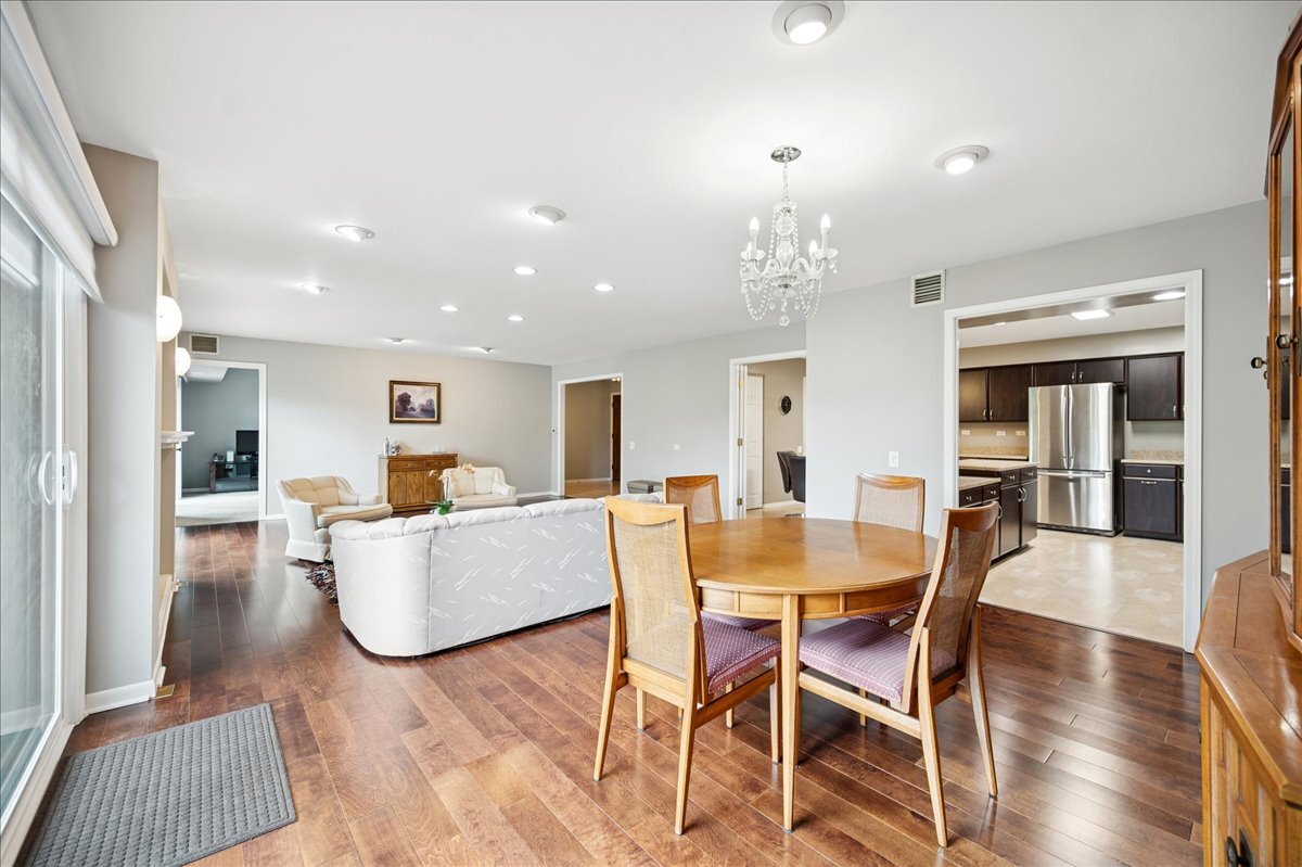 3741 MISSION HILLS Road Unit: 209