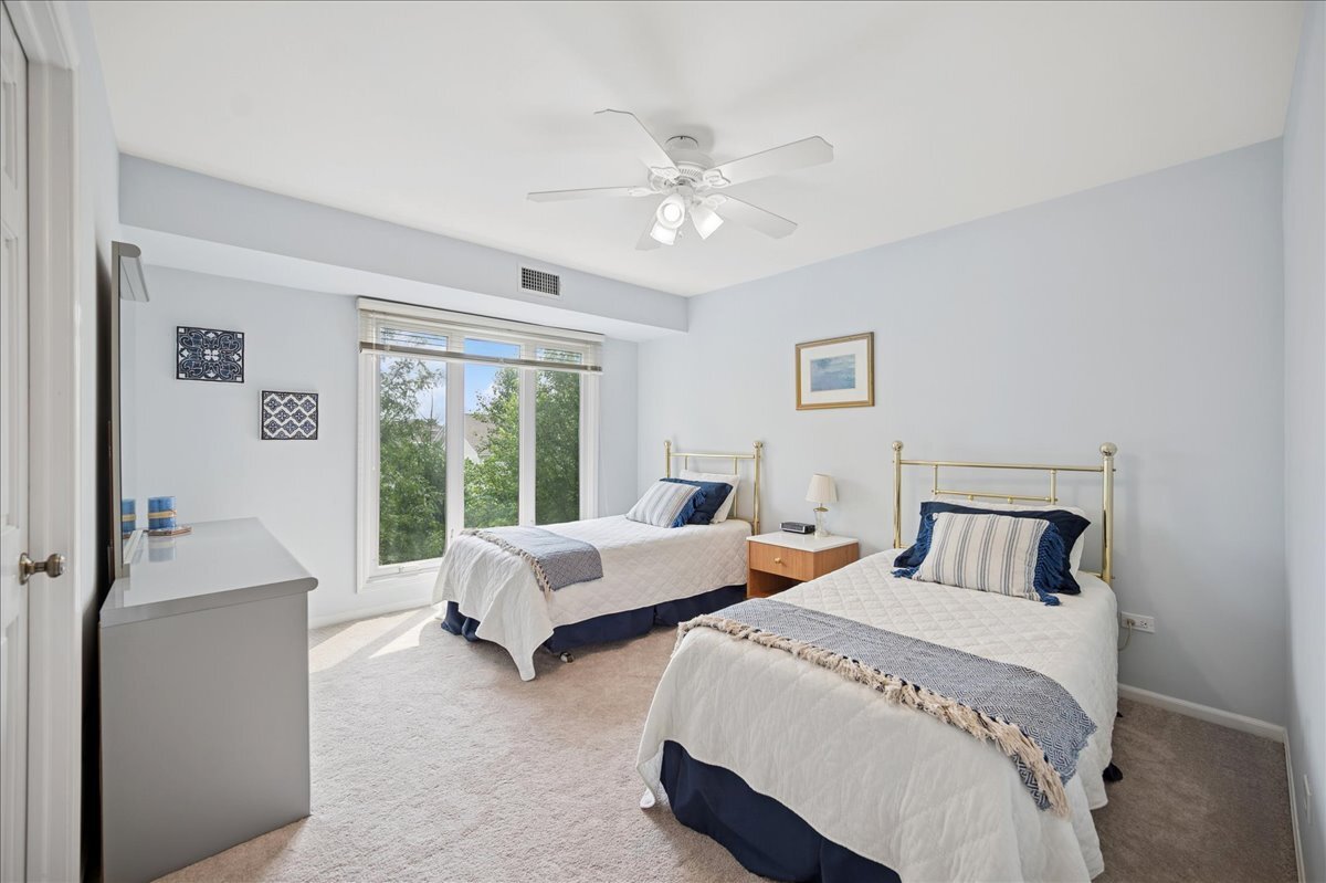 3741 MISSION HILLS Road Unit: 209