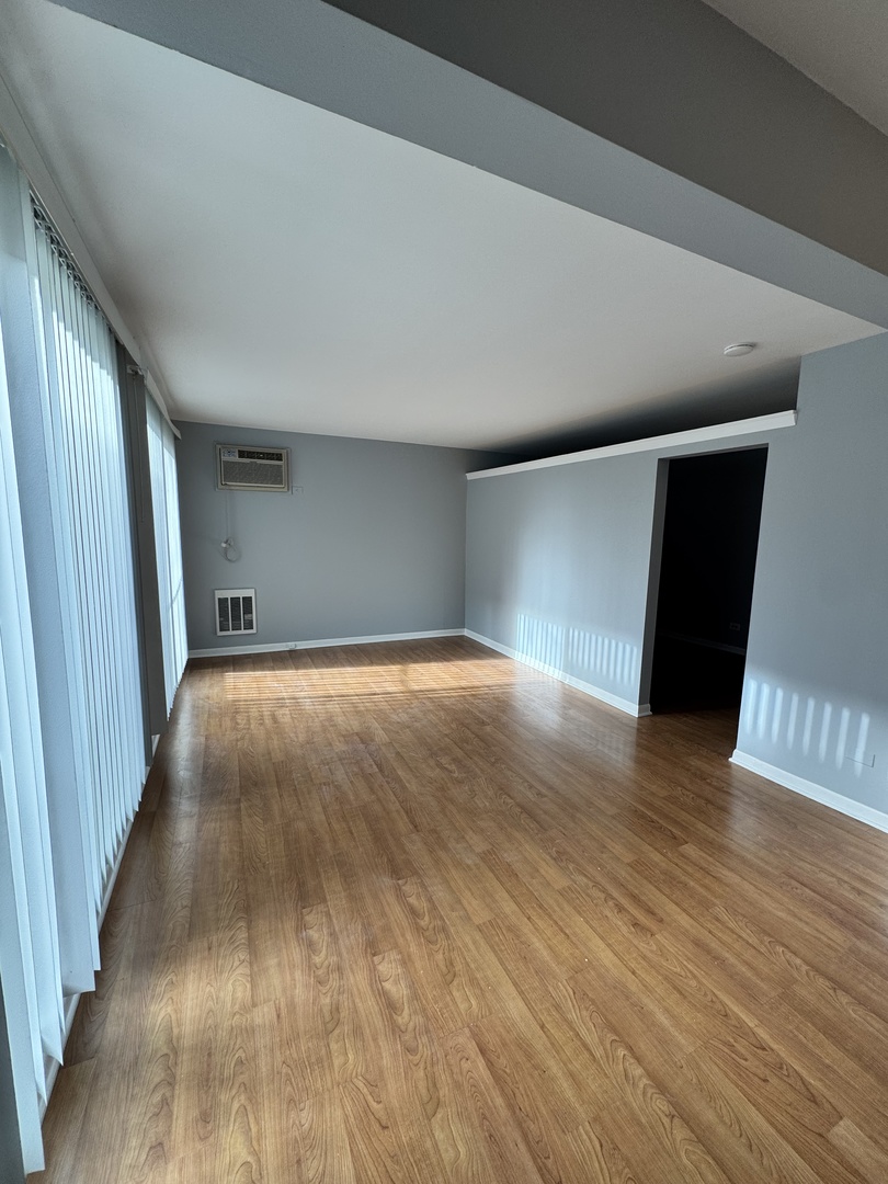 1960 CHERRY Lane Unit: 202