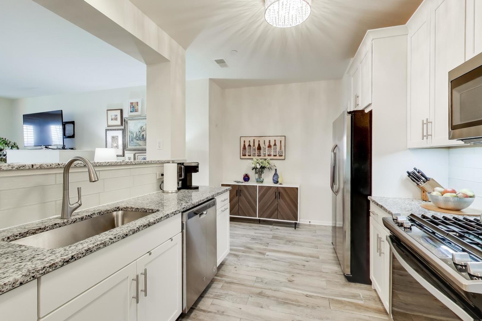 1914 Farnsworth Lane Unit: 208