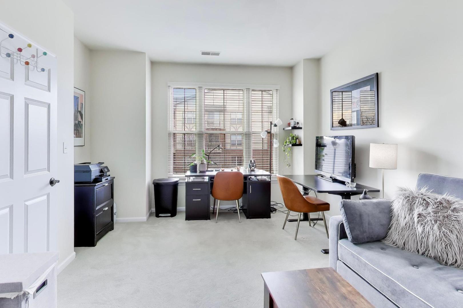 1914 Farnsworth Lane Unit: 208