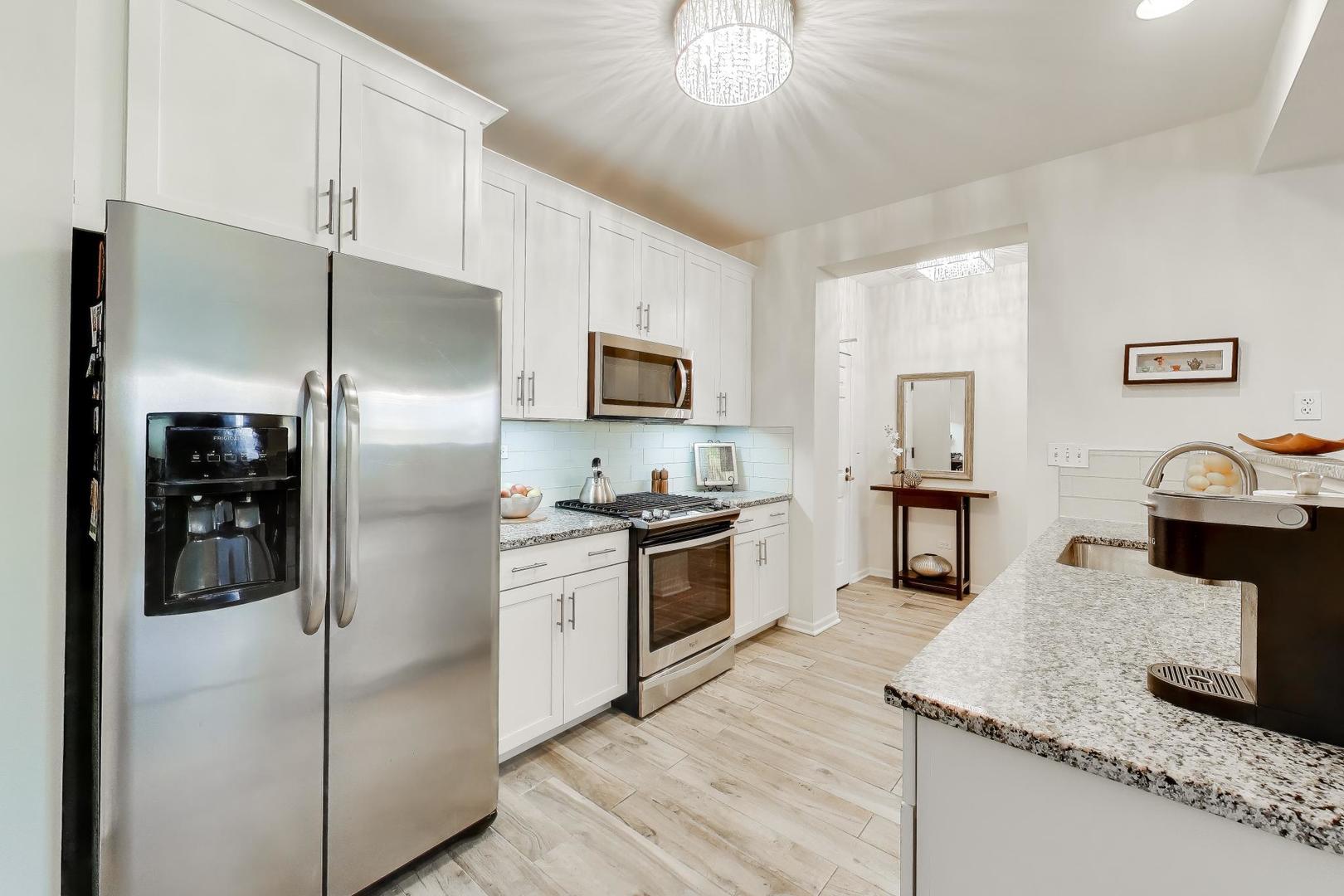 1914 Farnsworth Lane Unit: 208