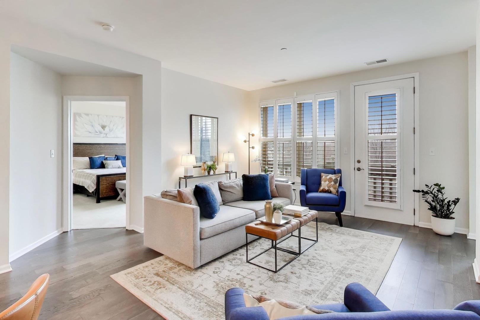 1914 Farnsworth Lane Unit: 208