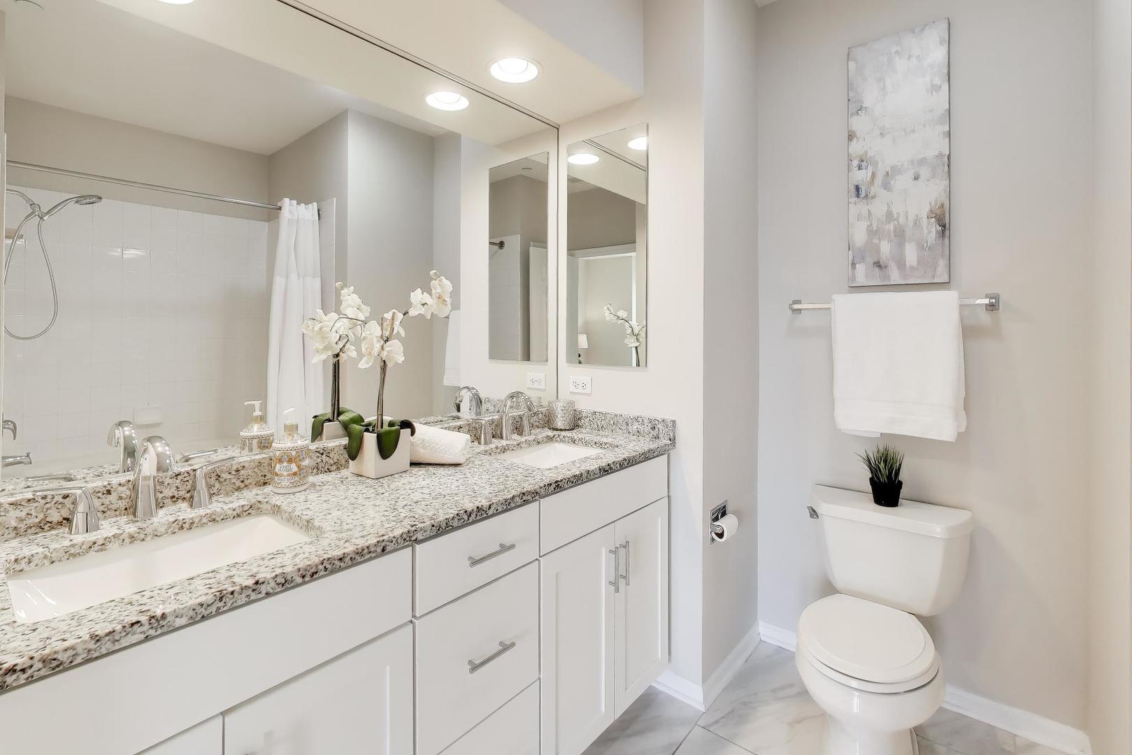 1914 Farnsworth Lane Unit: 208