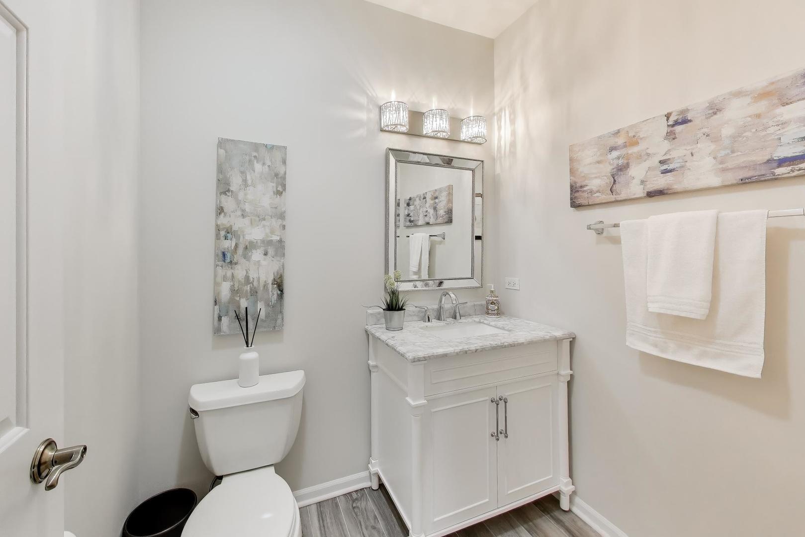 1914 Farnsworth Lane Unit: 208