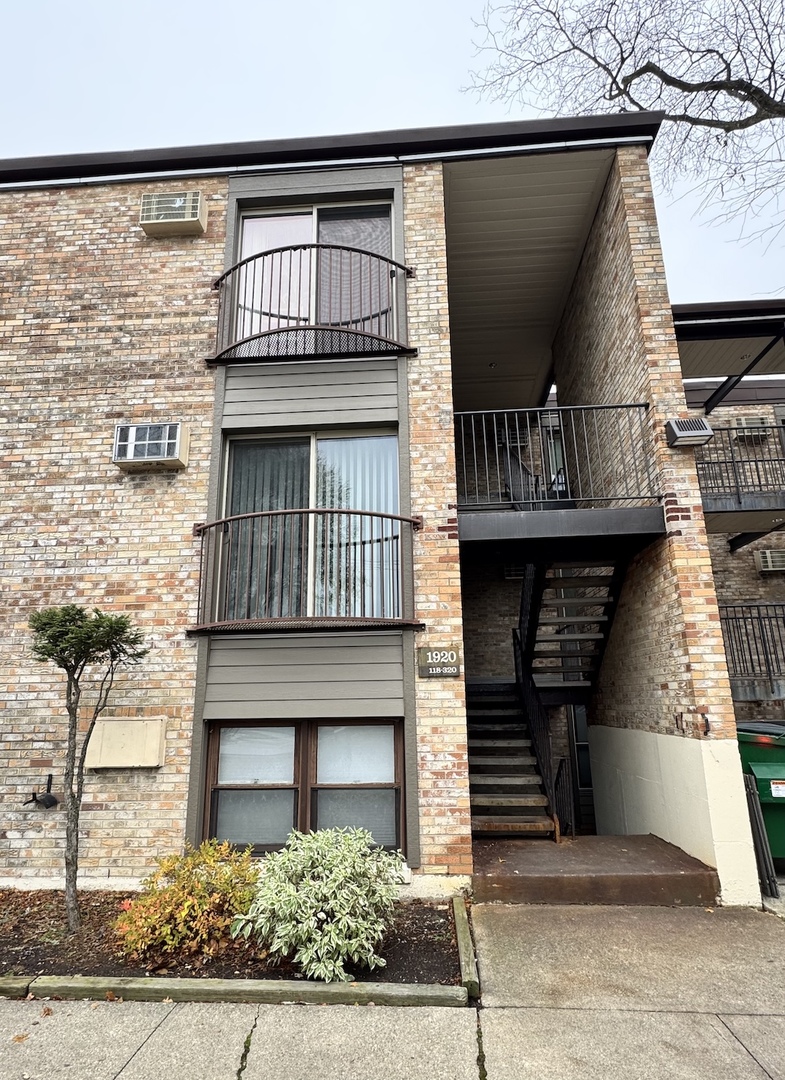 1920 Cherry Lane Unit: 219