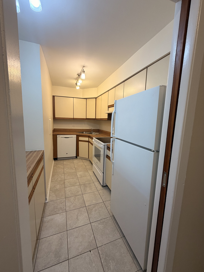 1950 CHERRY Lane Unit: 316