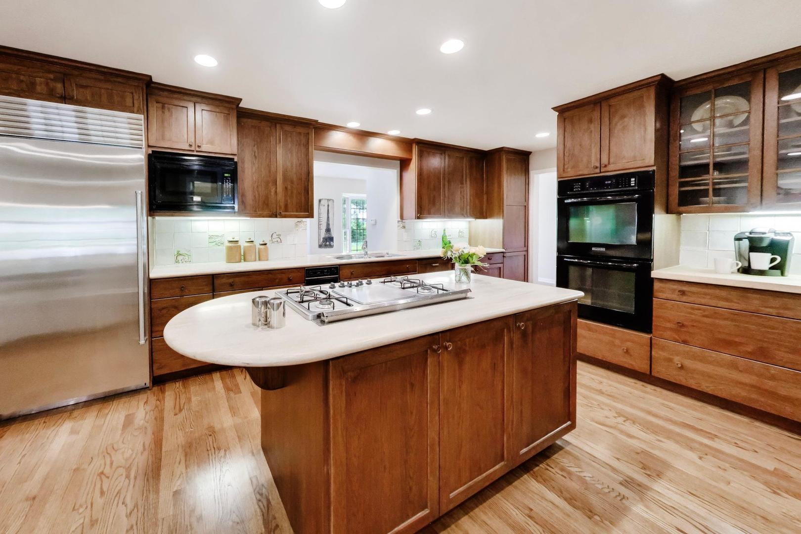 841 Woodbine Lane