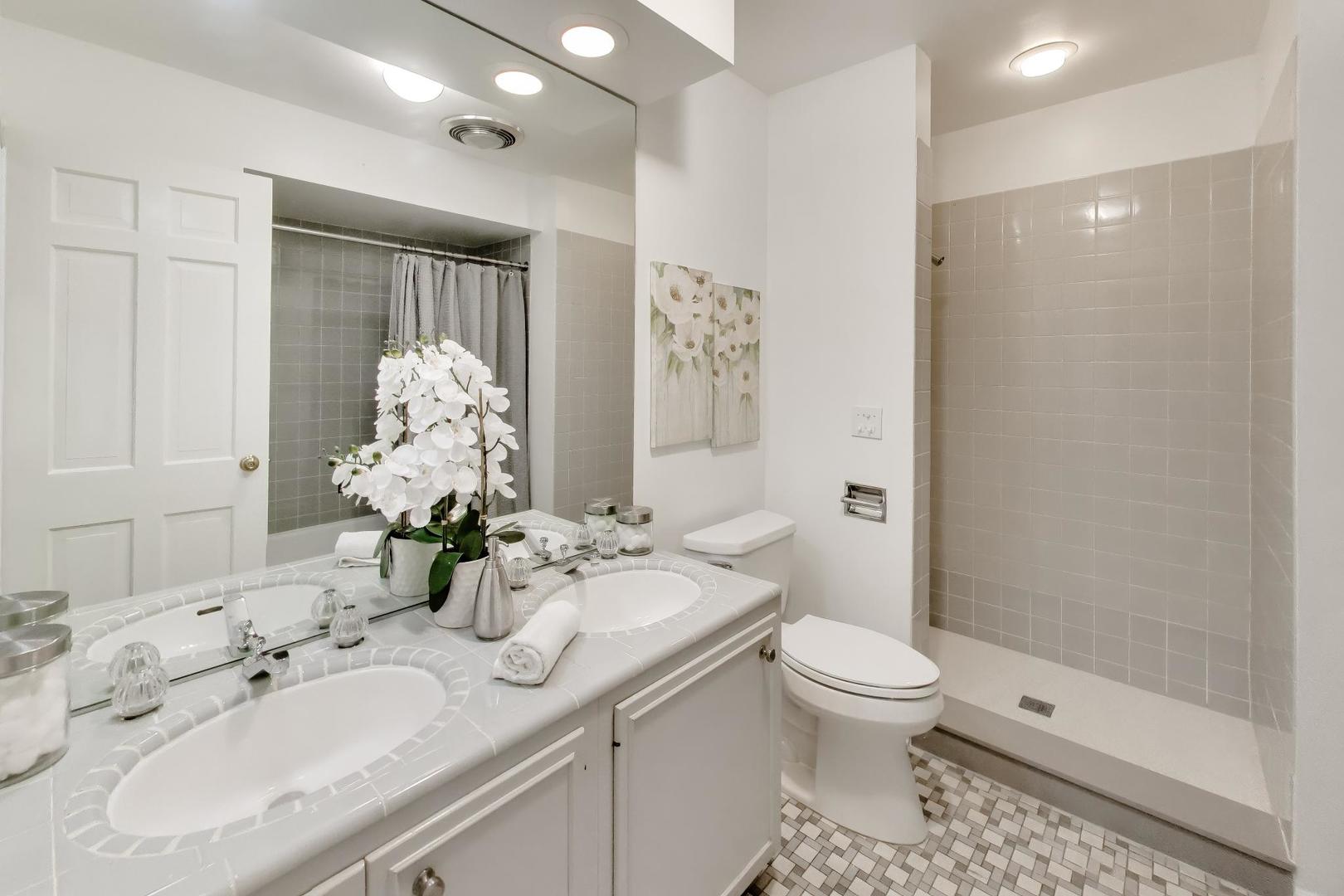 841 Woodbine Lane