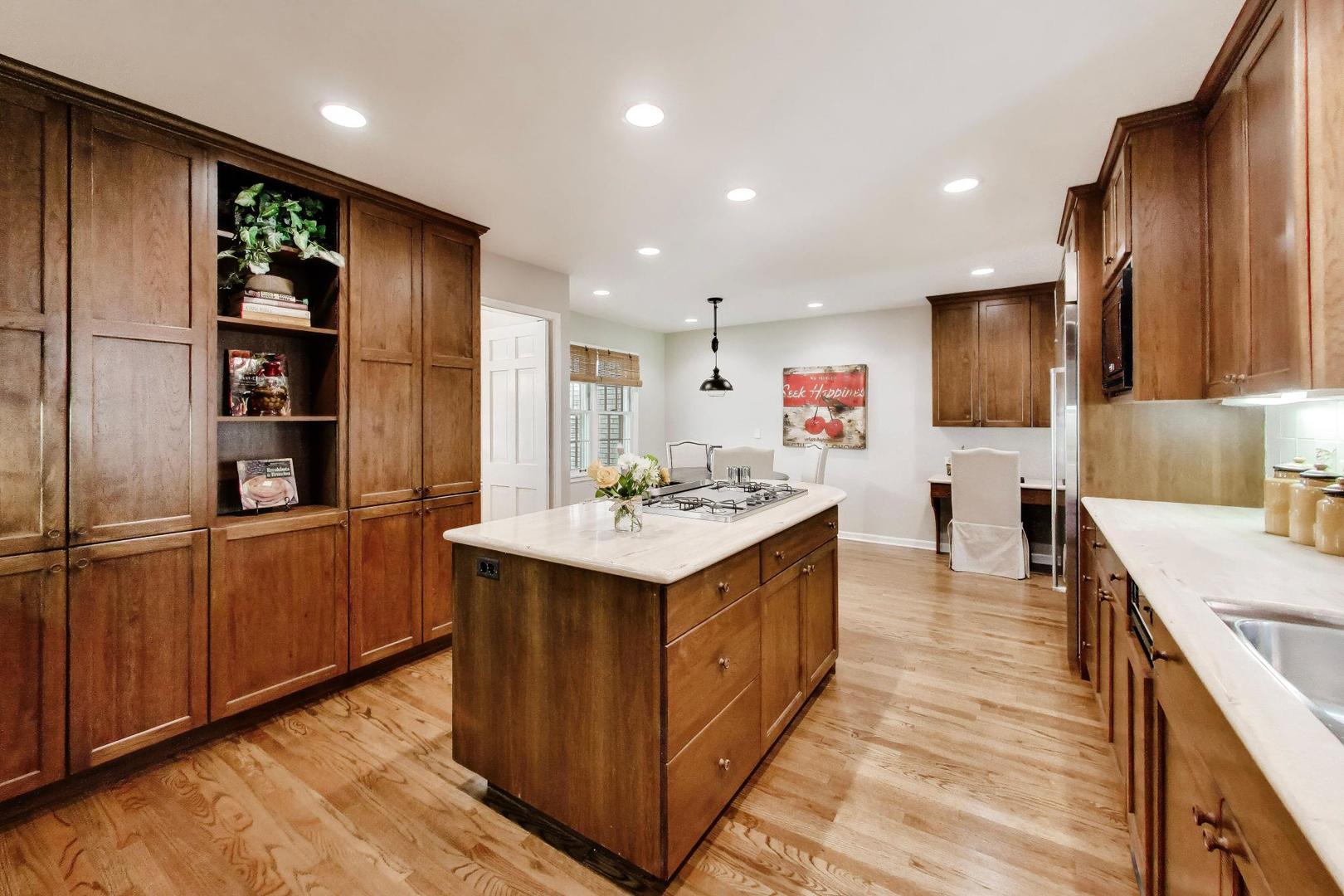 841 Woodbine Lane