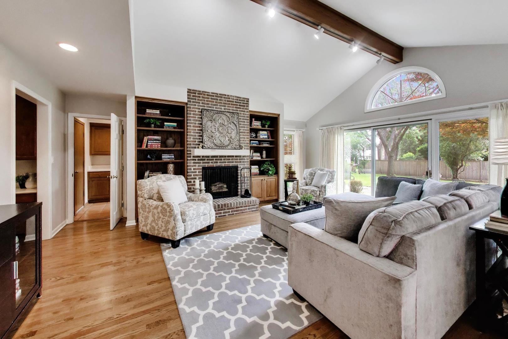 841 Woodbine Lane