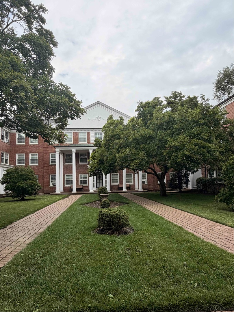 1408 Hinman Avenue Unit: 1W