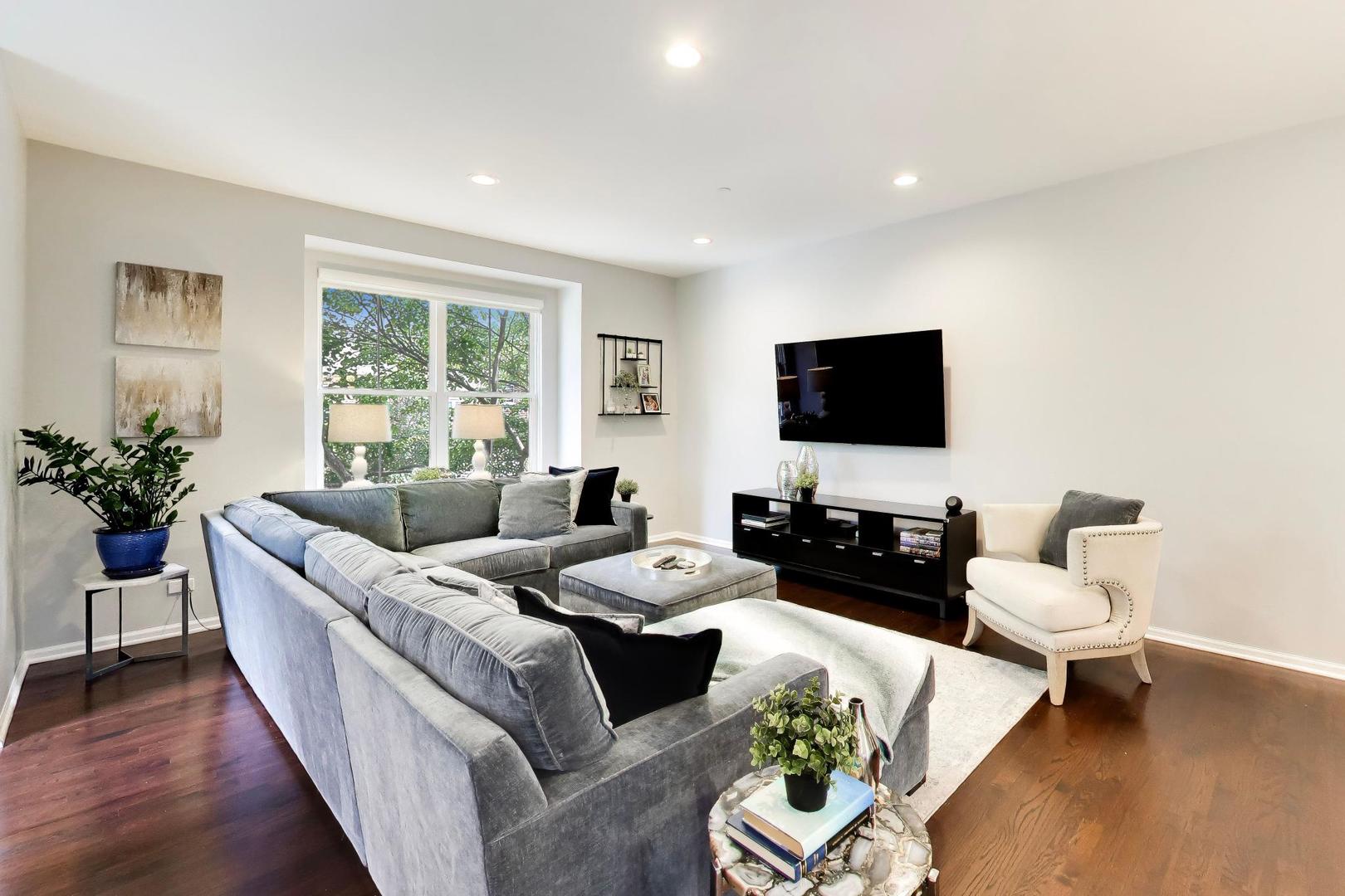 1762 Tudor Lane