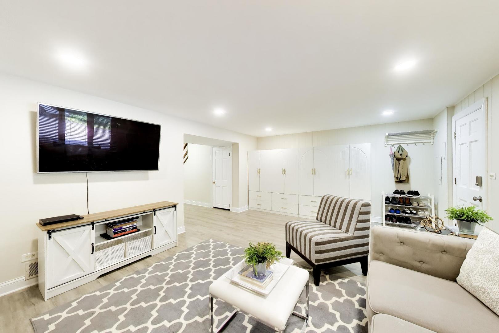 1402 Waukegan Road