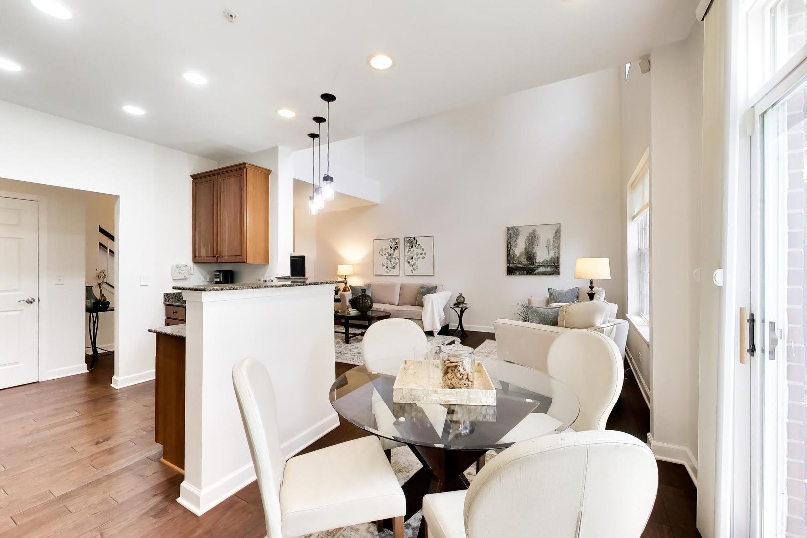 899 Bromley Place