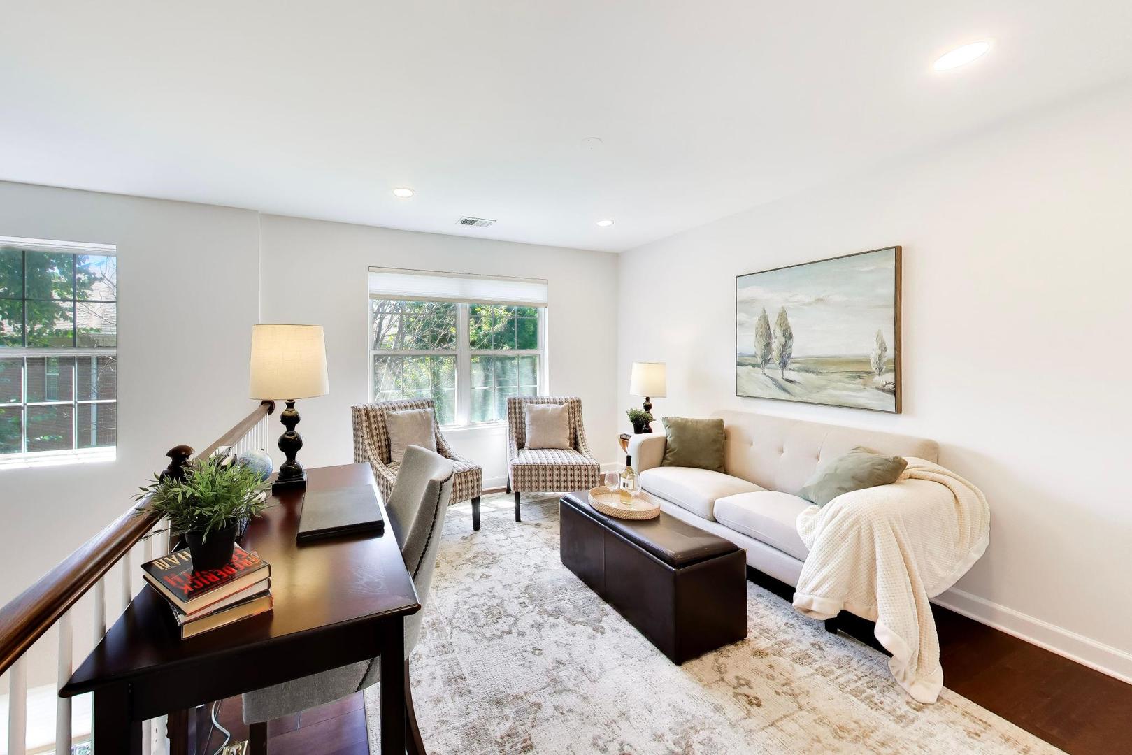 899 Bromley Place