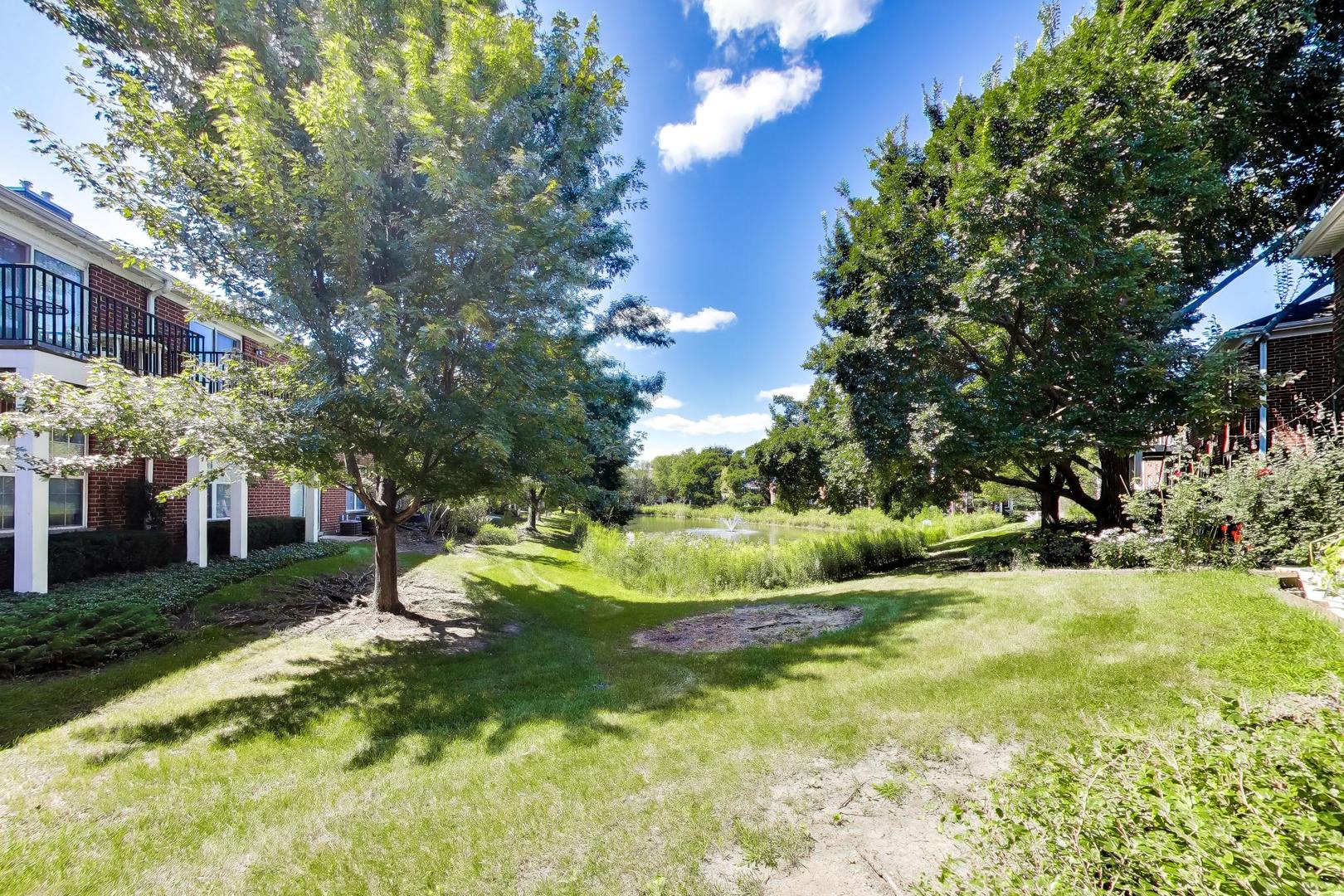 899 Bromley Place