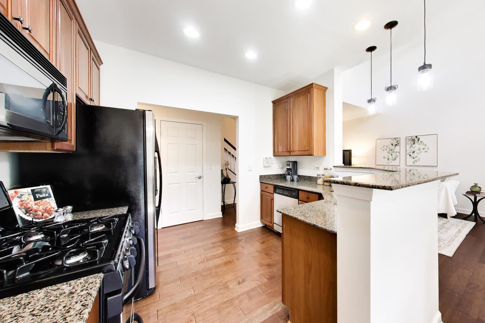 899 Bromley Place