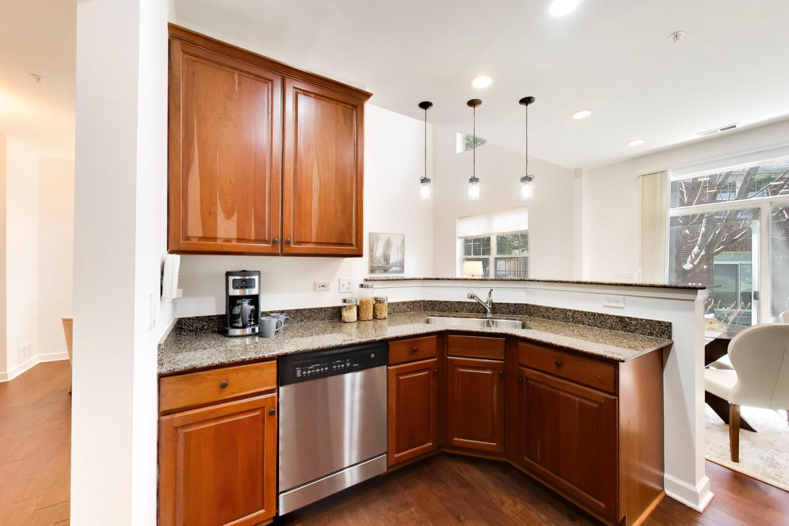 899 Bromley Place