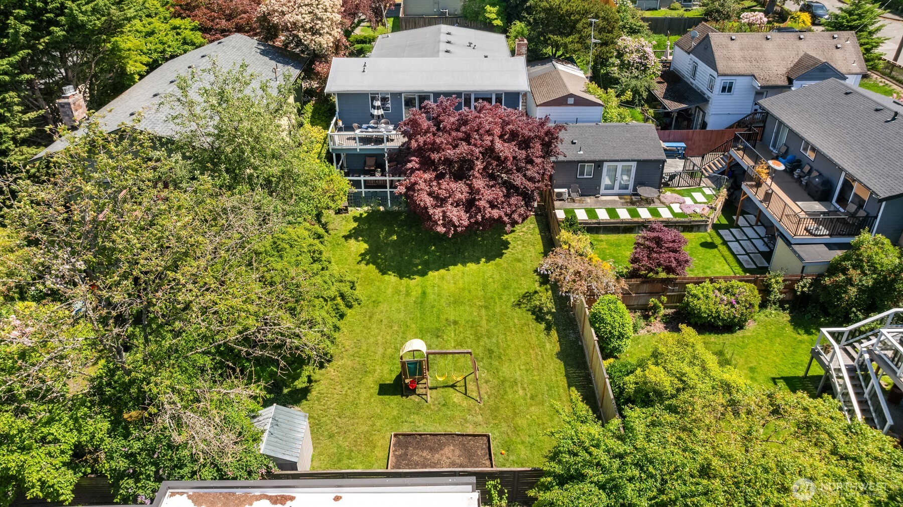 9011 Latona Avenue NE