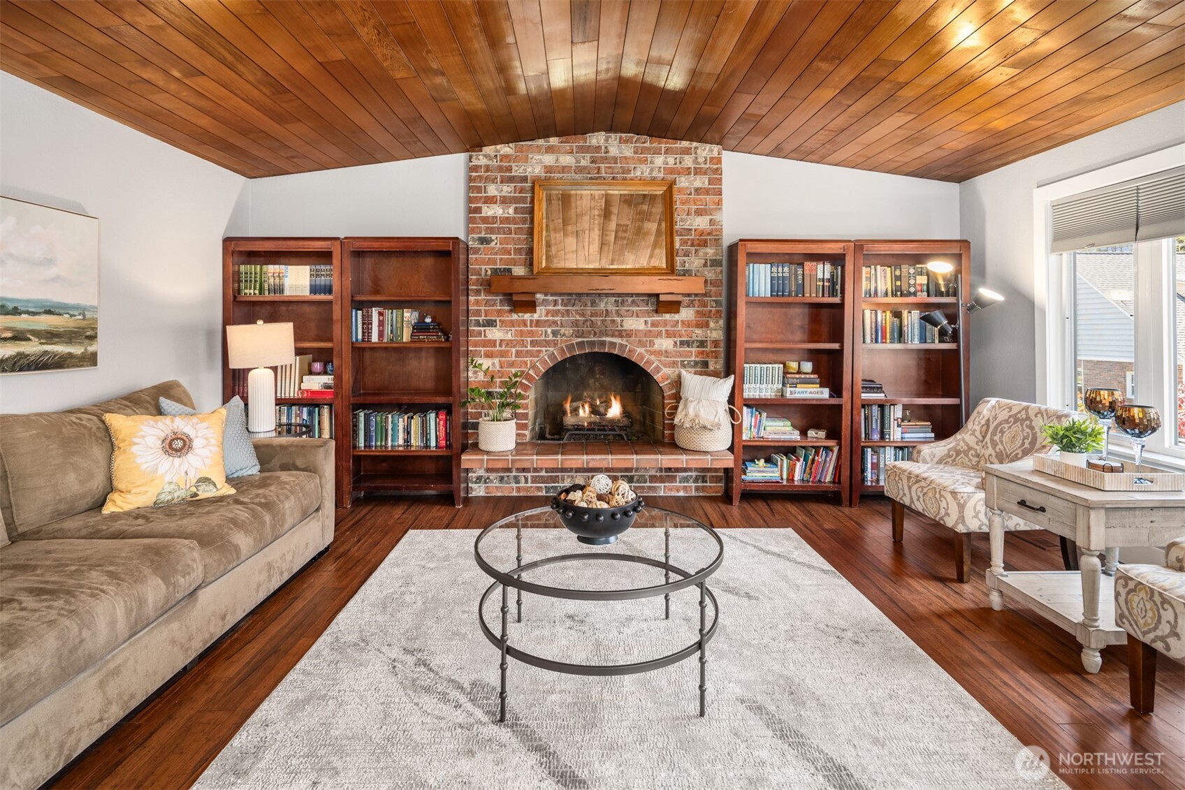 9011 Latona Avenue NE