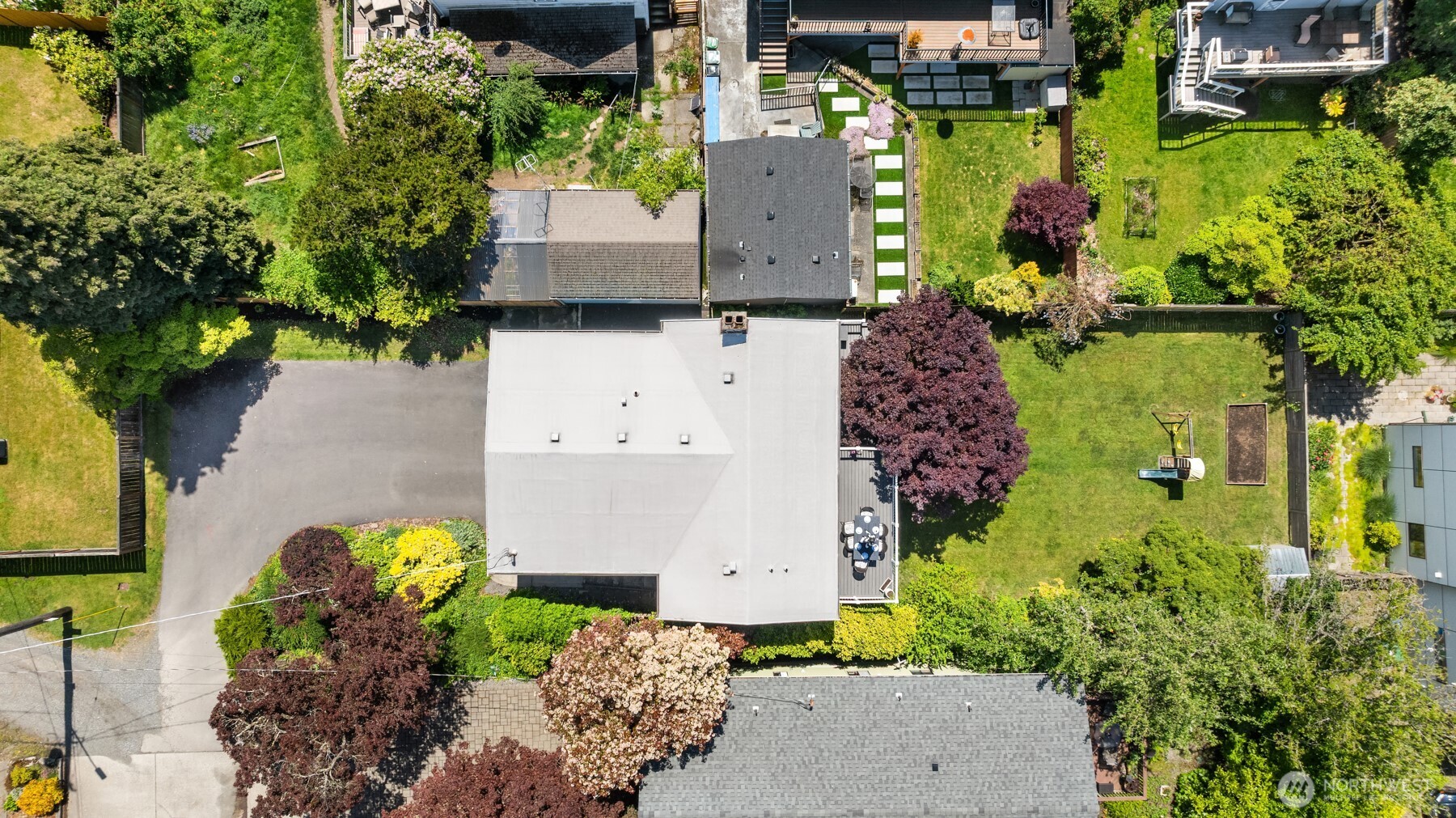 9011 Latona Avenue NE