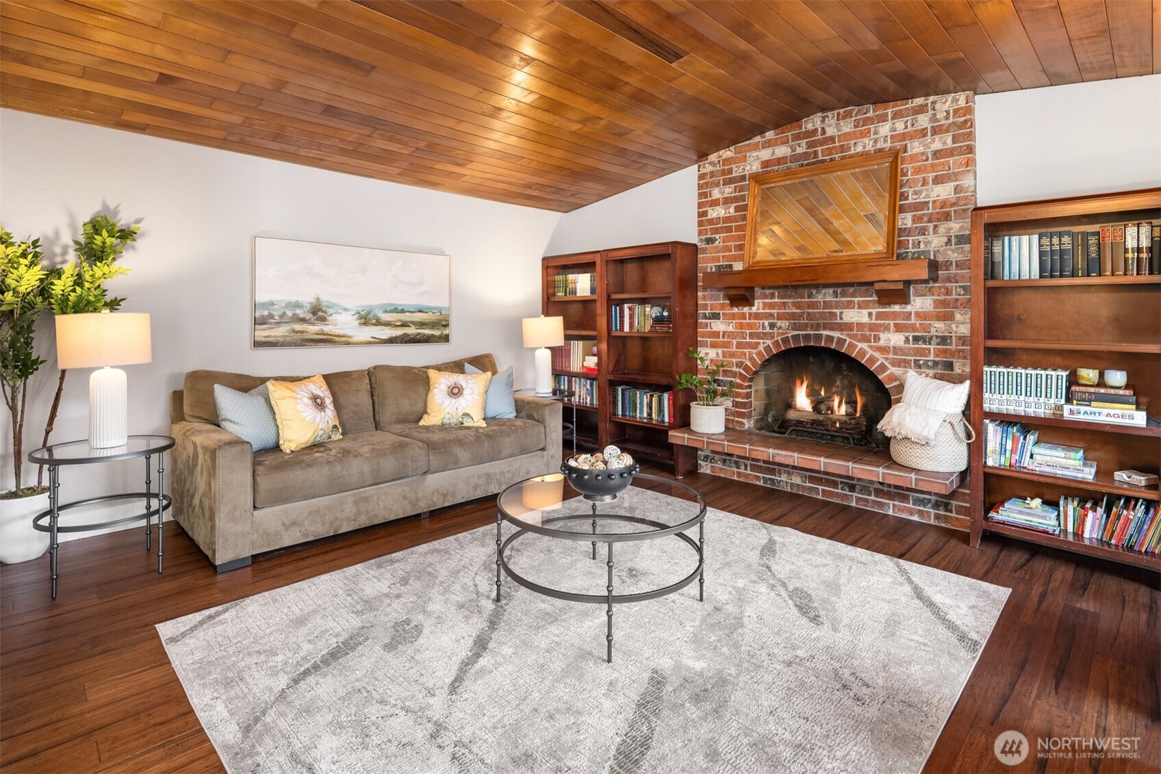 9011 Latona Avenue NE