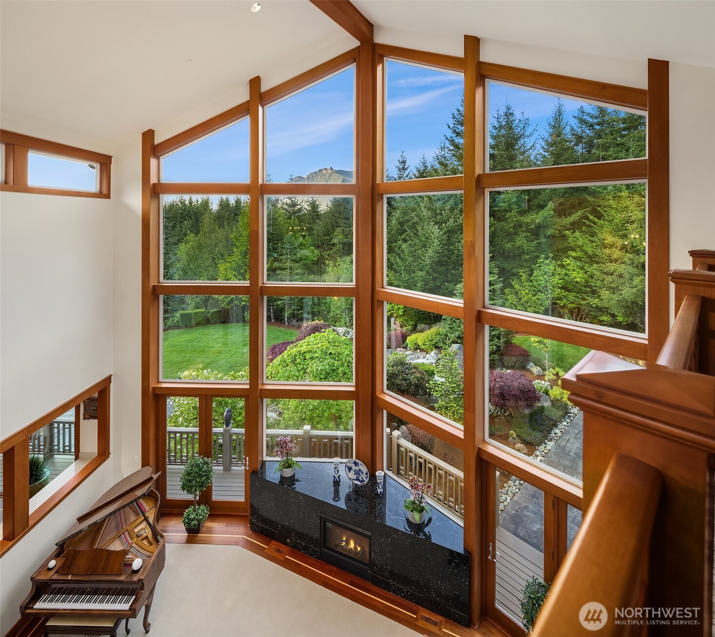 15803 Uplands Way SE